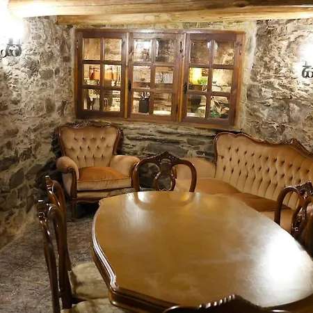 A Casa Dos Carros - As Casas Do Pozo - *